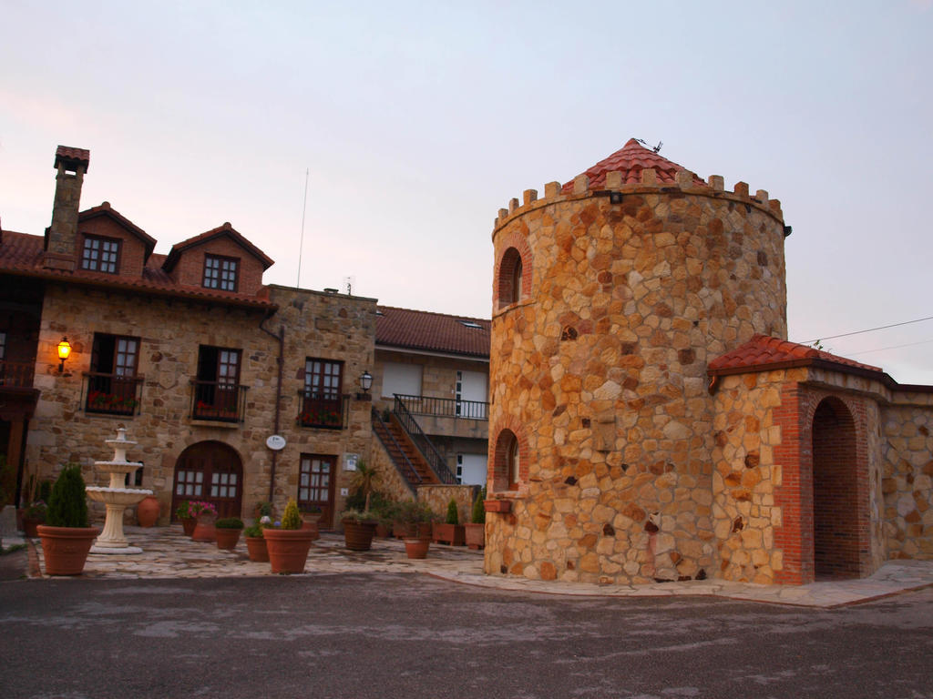 Hotel Finca "Posada El Solar" - Gintonic- Burguer Bar - Tapas Galizano Exterior photo